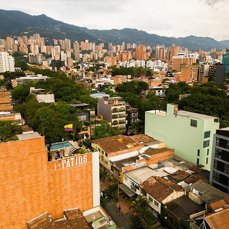 Los Patios Hostel Medellin Bagian luar foto