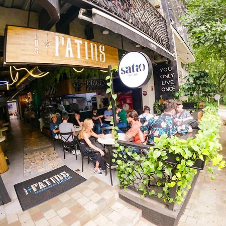 Los Patios Hostel Medellin Bagian luar foto