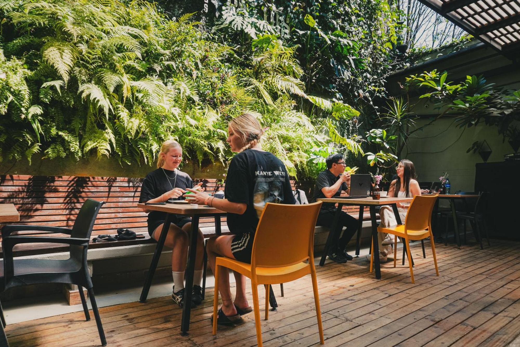 Los Patios Hostel Medellin Bagian luar foto
